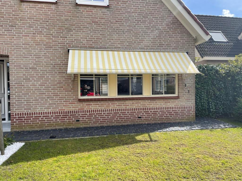 Gebruikt 3 zonneschermen Harol - Geel/Wit gestreept, Tuin en Terras, Zonneschermen, Ophalen, Gebruikt, 150 tot 300 cm, 250 cm tot 450 cm