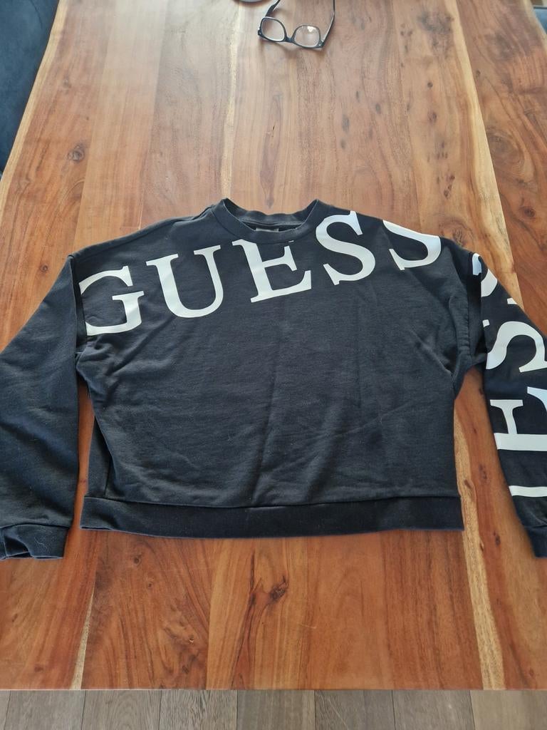 Zwarte Guess sweater met opdruk, maat S, Kleding | Dames, Truien en Vesten, Ophalen of Verzenden, Gedragen, Zwart