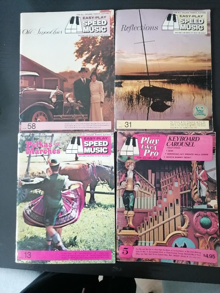 4x  bladmuziek grootletter, Ophalen of Verzenden, Artiest of Componist