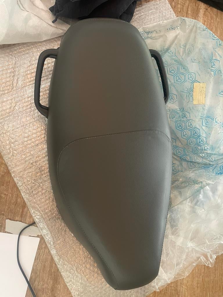Nieuw zadel piaggio tph quartz skr orgineel, Ophalen of Verzenden, Piaggio, Piaggio, Piaggio