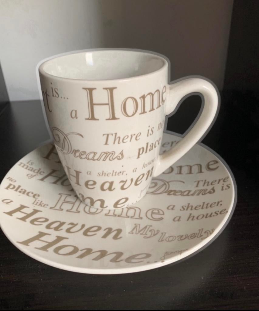 Mooie kop en schotel met tekst., Ophalen of Verzenden, Zo goed als nieuw, Porselein, Kop en/of schotel