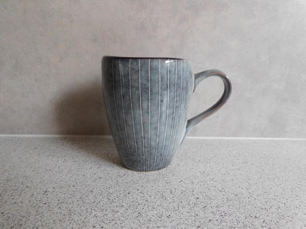 Mok 10x8 cm. Blauw Grijs Brostë Kopenhagen, Keramiek, Ophalen of Verzenden, Zo goed als nieuw, Overige stijlen