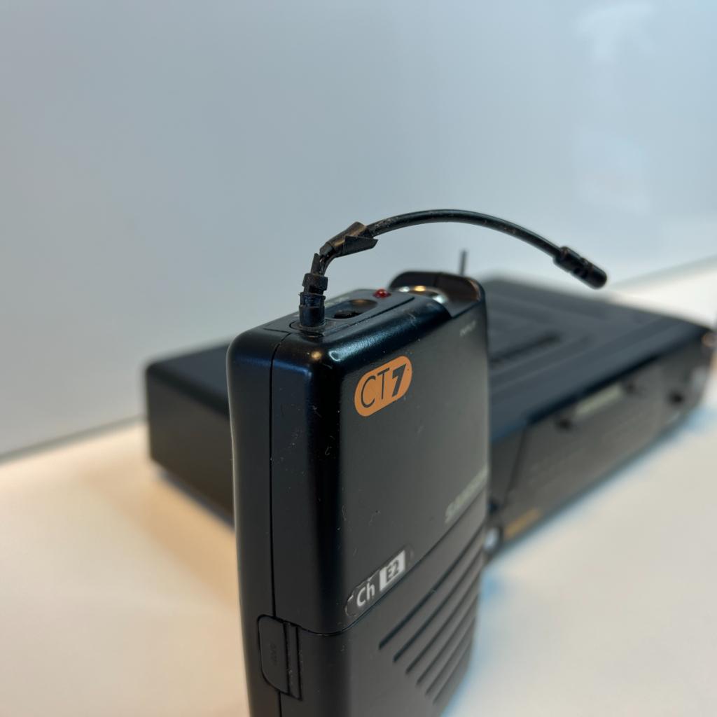 Samson CR77 Diversity Receiver + voeding | Nette staat, Samson, Zo goed als nieuw, Support@samson.com, 278-B Duffy Avenue
Hicksville, NY 11801
USA