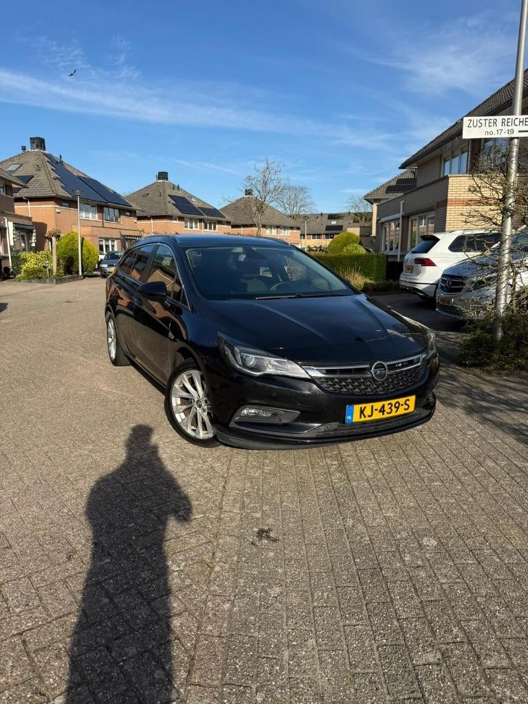 Opel Astra 1.6 Cdti 81KW Sports Tourer 2016 Zwart, Auto's, Opel, Stof, 4 cilinders, Zwart, Origineel Nederlands