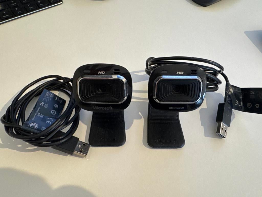 Microsoft HD LifeCam HD-3000 Webcams (2 stuks), Ophalen, Zo goed als nieuw, Windows, Microfoon