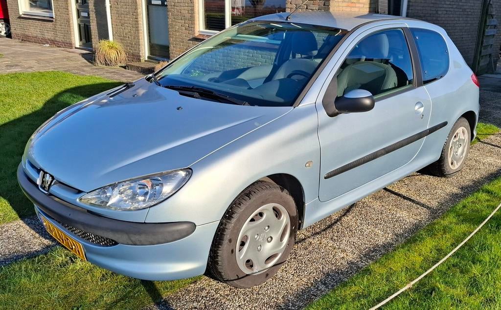 Peugeot 206 1.4 X-line 3D 2003 Grijs, Auto's, Peugeot, Voorwielaandrijving, Stof, 31 €/maand, 4 cilinders