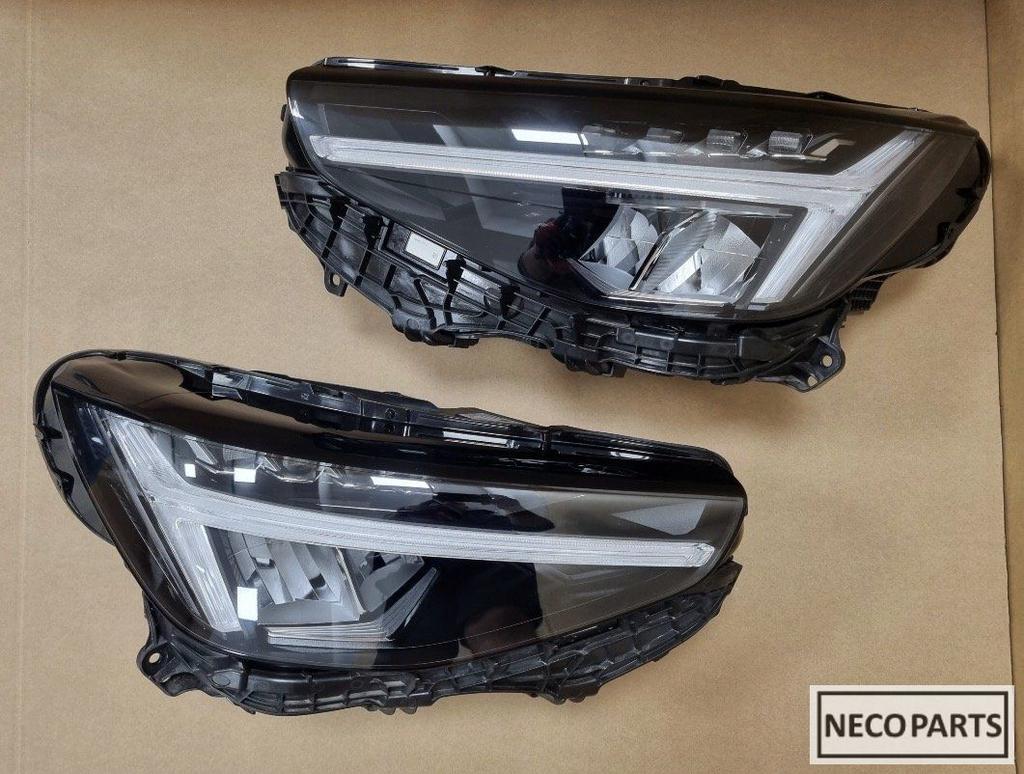 VOLVO XC40 FACELIFT FULL LED KOPLAMPEN COMPLEET ORIGINEEL, Gebruikt, -, -, Ophalen of Verzenden