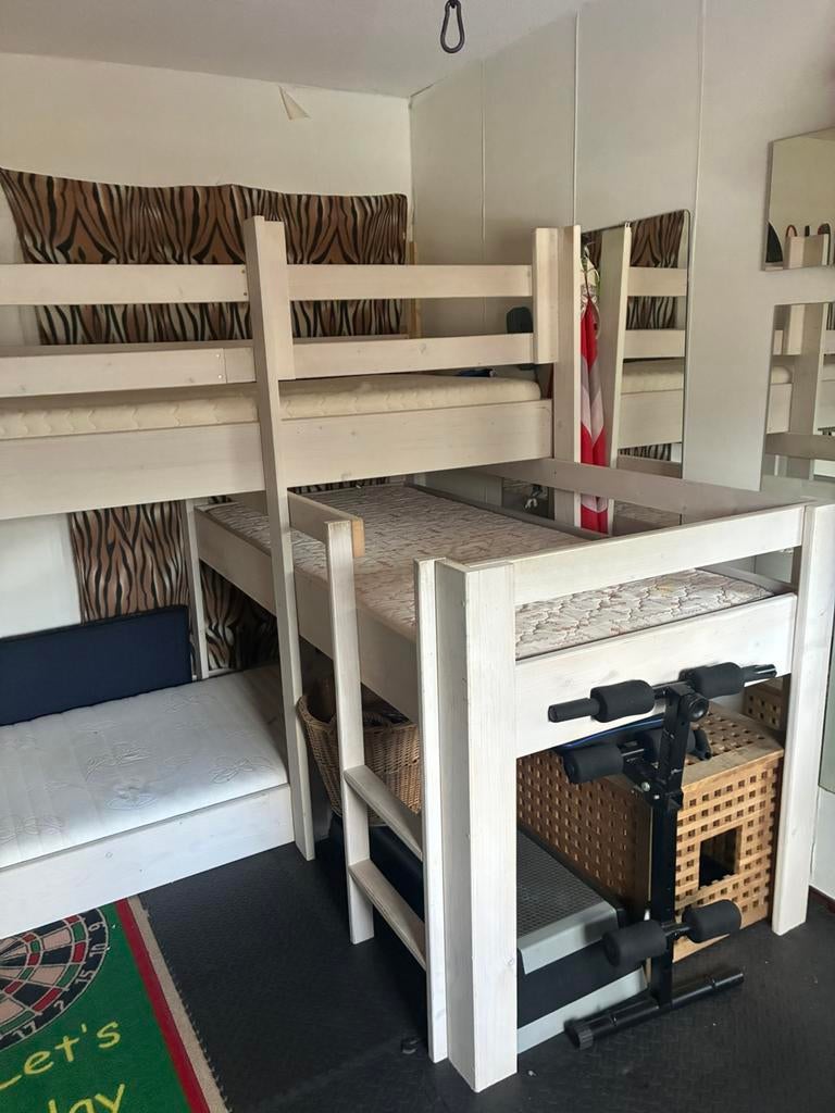 3 persoons mooie hoekstapelbed, Ophalen, Zo goed als nieuw, Stapelbed