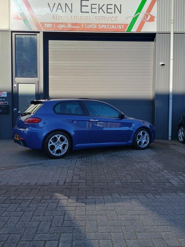 Alfa Romeo 147 3.2 V6 GTA, Auto's, Alfa Romeo, Voorwielaandrijving, Gebruikt, Zwart, Blauw