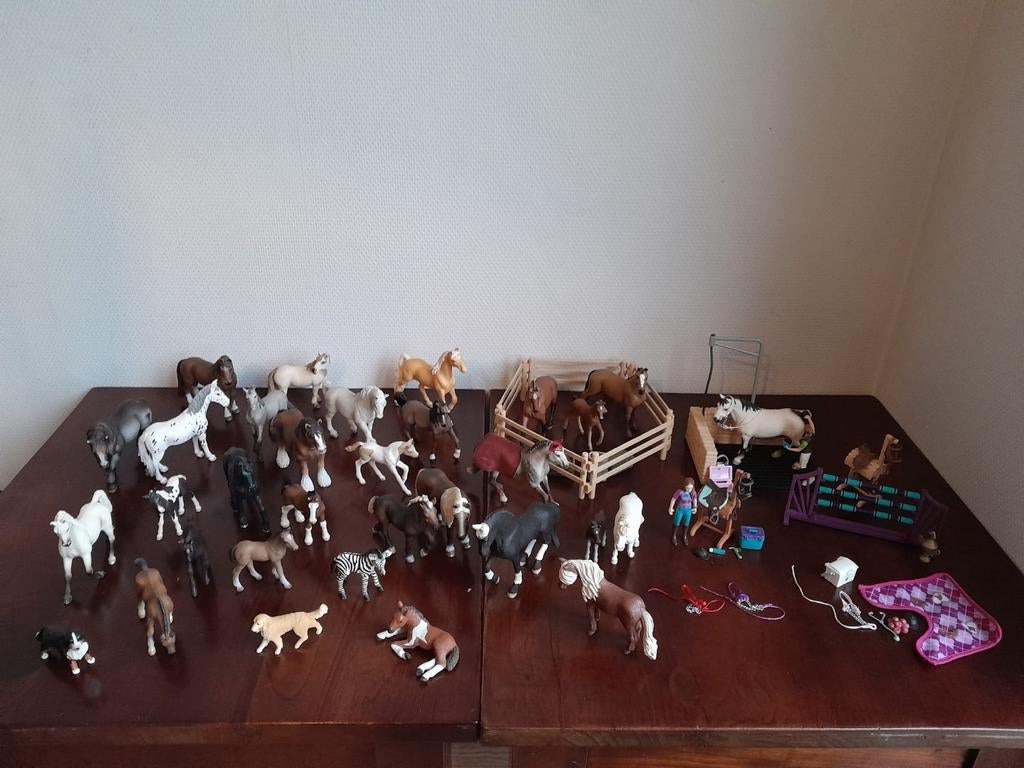 Grote collectie Schleich paarden en accessoires, Ophalen of Verzenden, Zo goed als nieuw