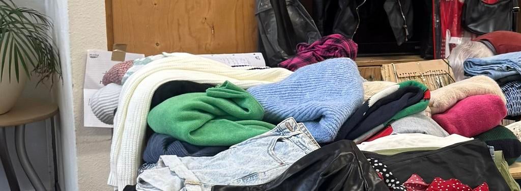 Truien diversen oa stranger things friends, Ophalen, Zo goed als nieuw, Maat 34 (XS) of kleiner