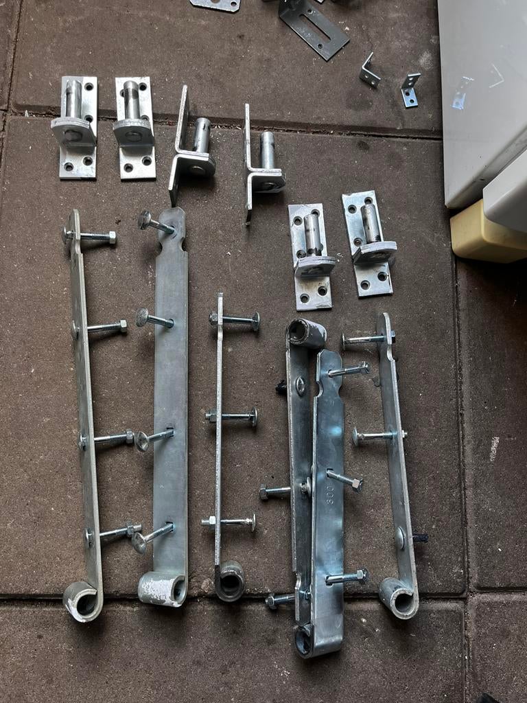 Hang en sluitwerk( duimhengen), Doe-het-zelf en Verbouw, Hang- en Sluitwerk, Ophalen of Verzenden, Zo goed als nieuw, Scharnier