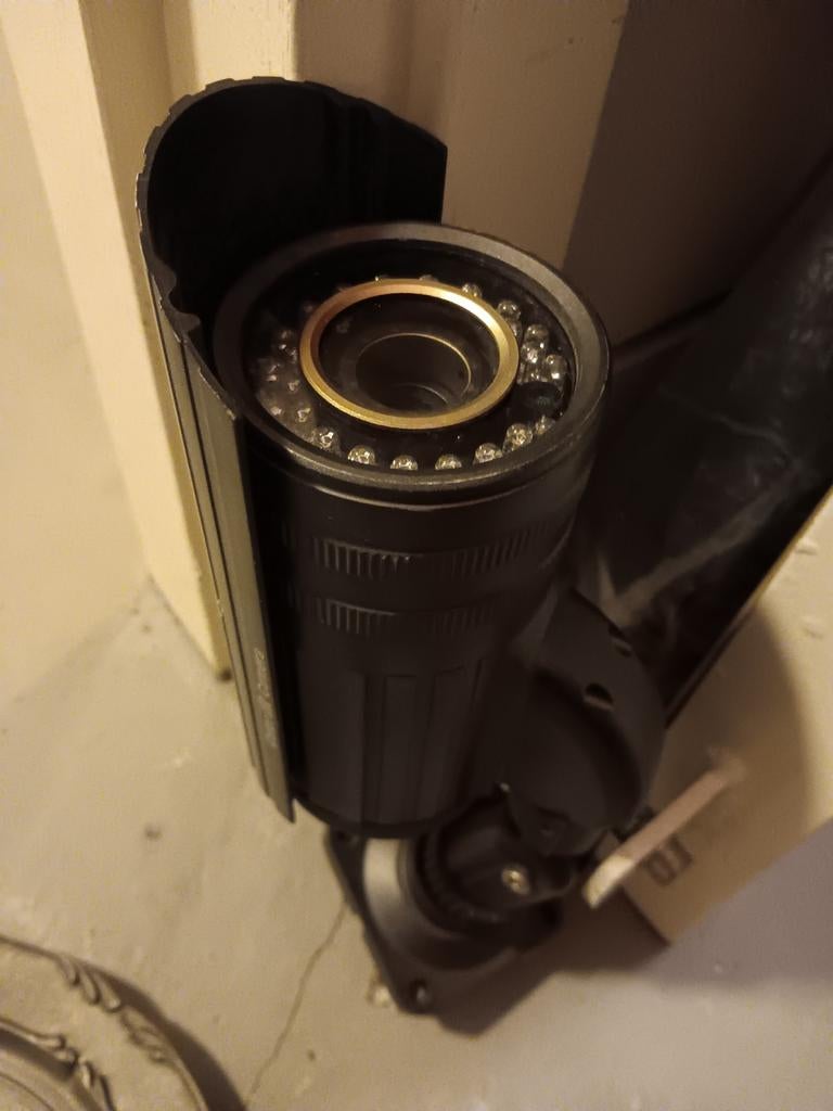 Beveiligingscamera voor buiten met nachtzicht, Ophalen of Verzenden, Gebruikt, Buitencamera