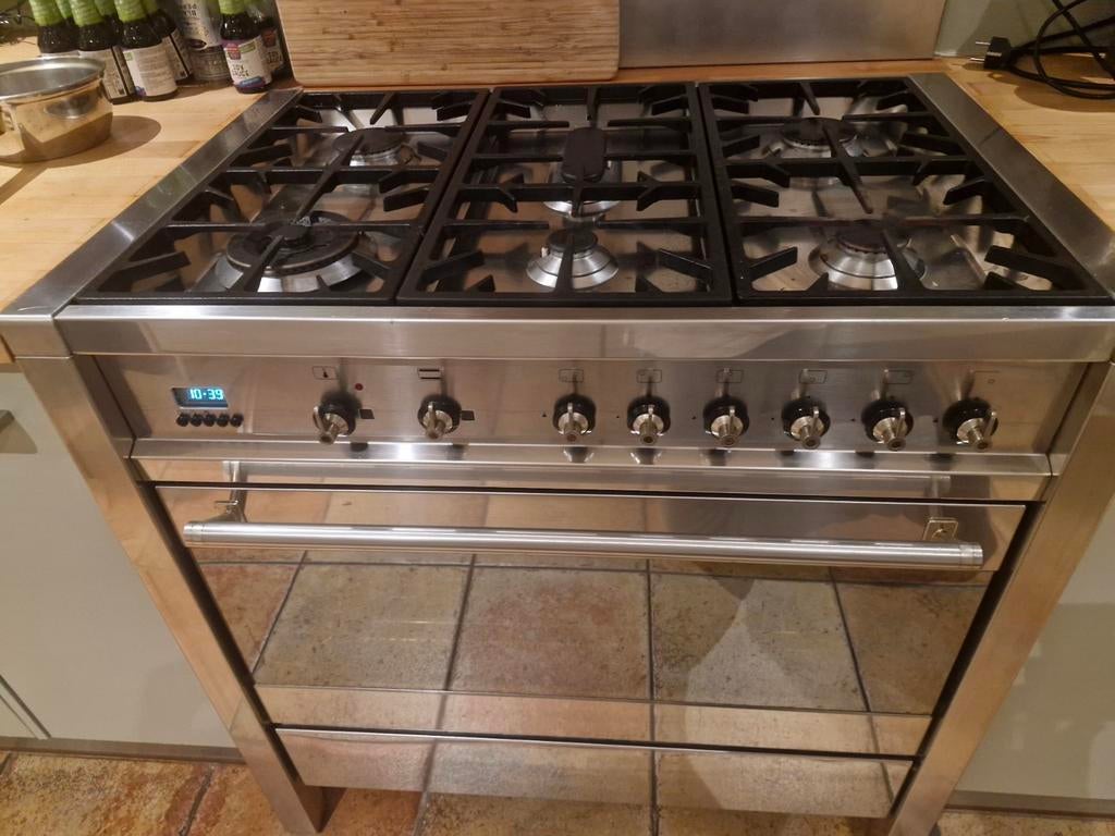 Smeg gasfornuis 90cm werkt perfect, Witgoed en Apparatuur, Fornuizen, Ophalen