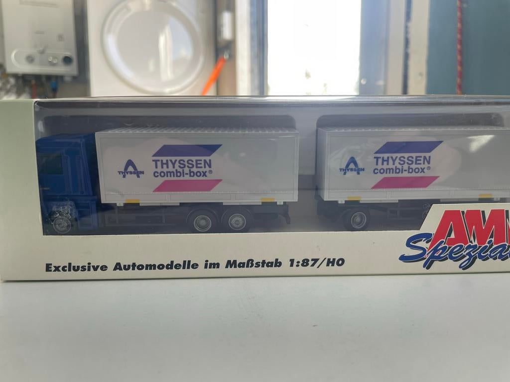 Miniatuur vrachtwagen AWM Spezial Renault Thyssen Combi-Box, Ophalen, Nieuw, Bus of Vrachtwagen, AWM