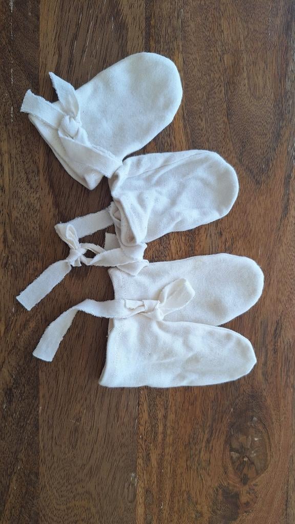 Anti krab wantjes, Ophalen