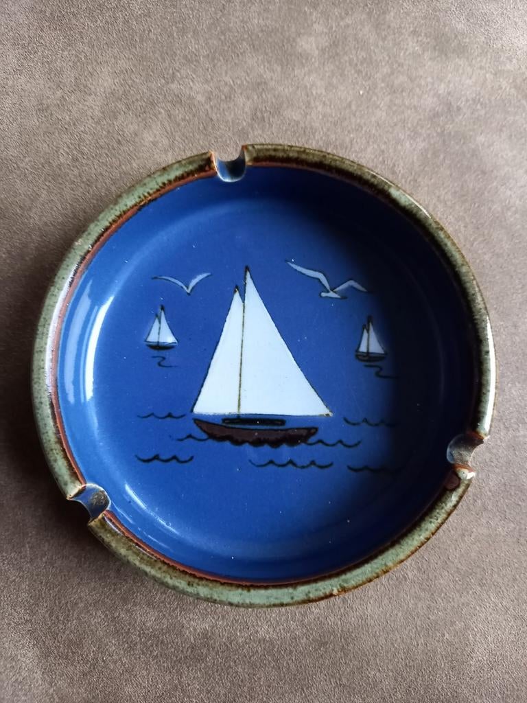 Mooie asbak met zeilboten, Ophalen of Verzenden, Gebruikt