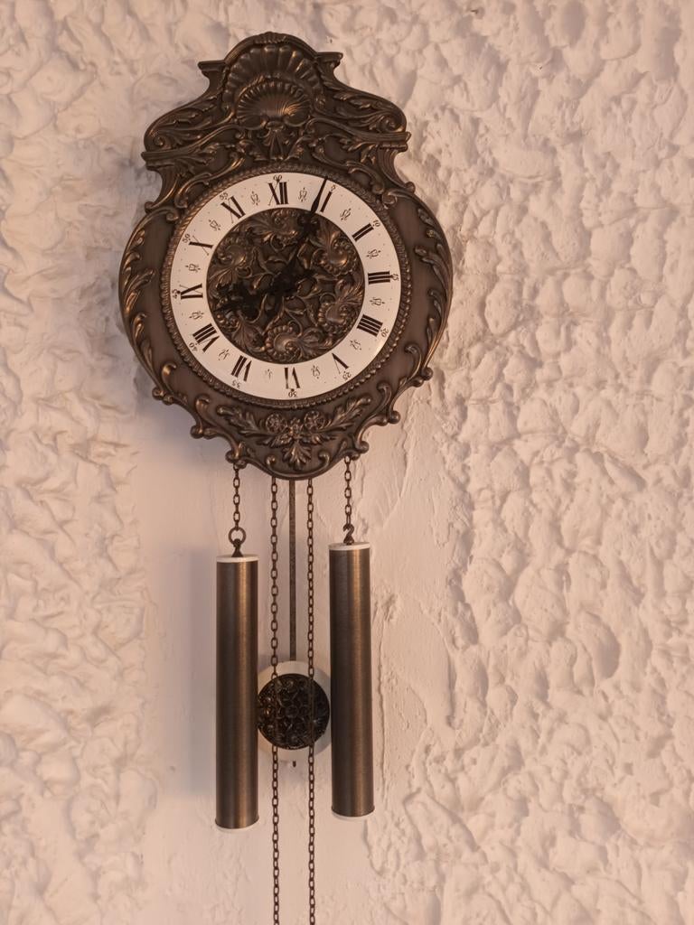 Antieke wandklok - Decoratief, loopt momenteel niet, Antiek en Kunst, Ophalen