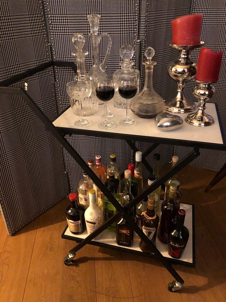 NIEUWE Metalen zwarte TROLLEY wit marmer blad bar meubel, Ophalen, Pietseweg 13A Oud Gastel, Info@ptmd.nl, Nieuw