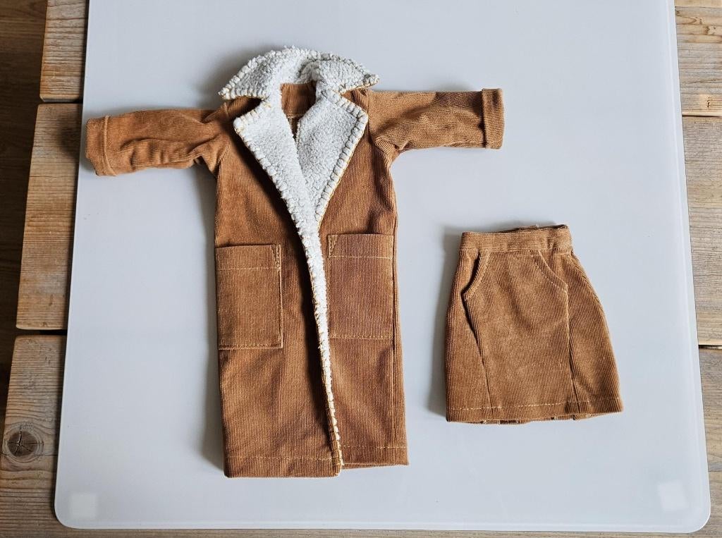 ZGAN Corduroy Twinset voor Tilda, Verzamelen, Poppen, Zo goed als nieuw, Kleertjes, Ophalen of Verzenden