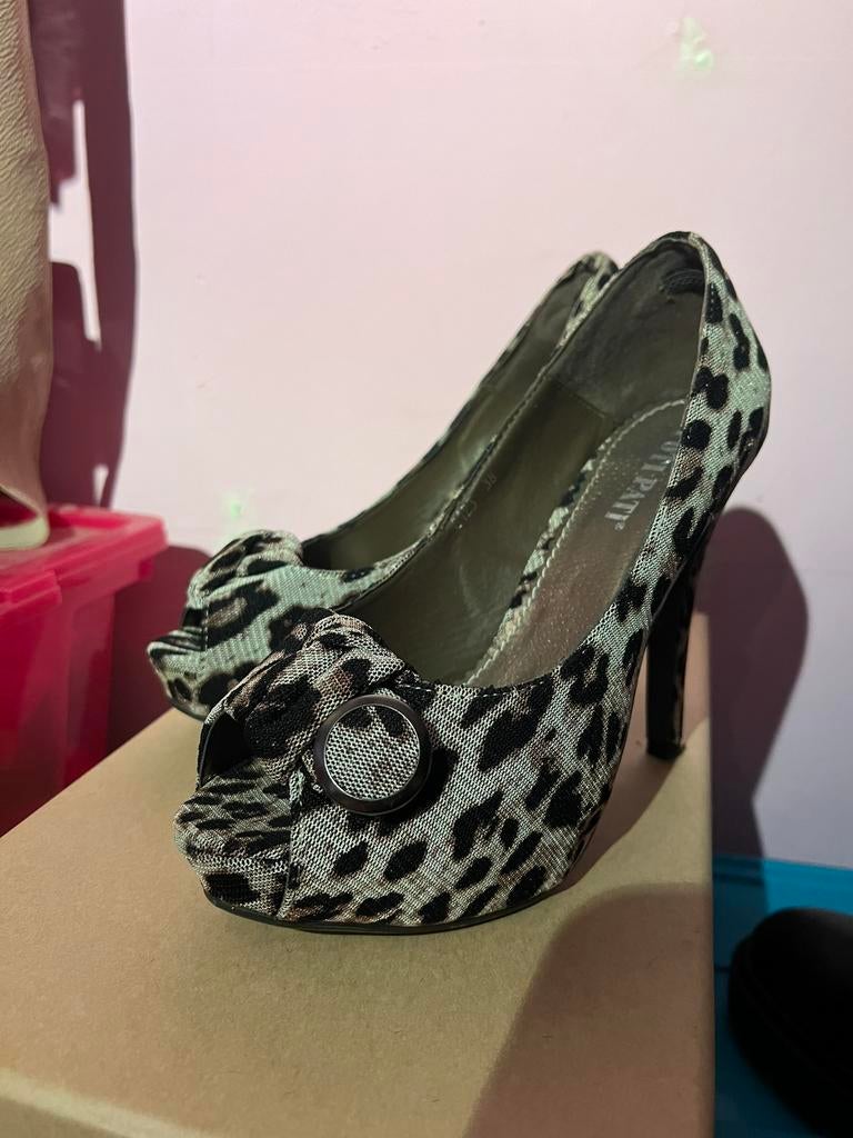 Hakken - heels - panter print - bruin - 38, Bruin, Verzenden, Zo goed als nieuw, Schoenen met hoge hakken