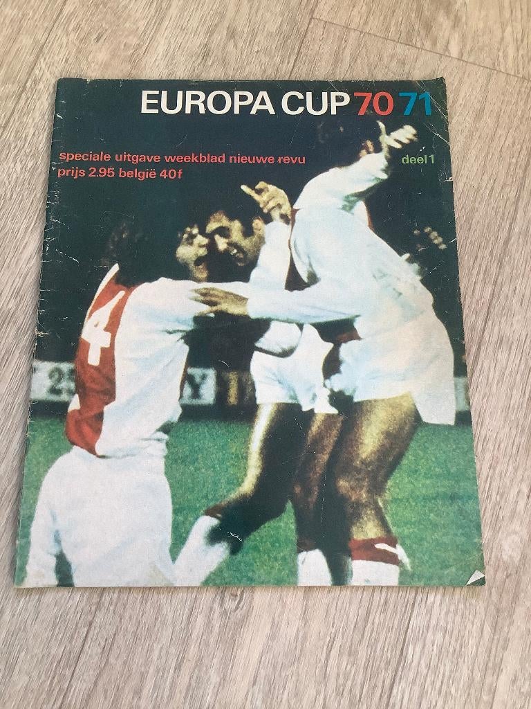 REVUE EUROPA CUP 70-71 DEEL 1 SPECIALE UITGAVE, Ophalen of Verzenden, Gebruikt, Overige binnenlandse clubs, Boek of Tijdschrift
