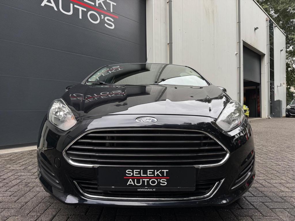 Ford Fiesta 1.25 Titanium 82 Pk Airco/Stoelverwarming/AUX/3-, Voorwielaandrijving, Stof, Gebruikt, Zwart