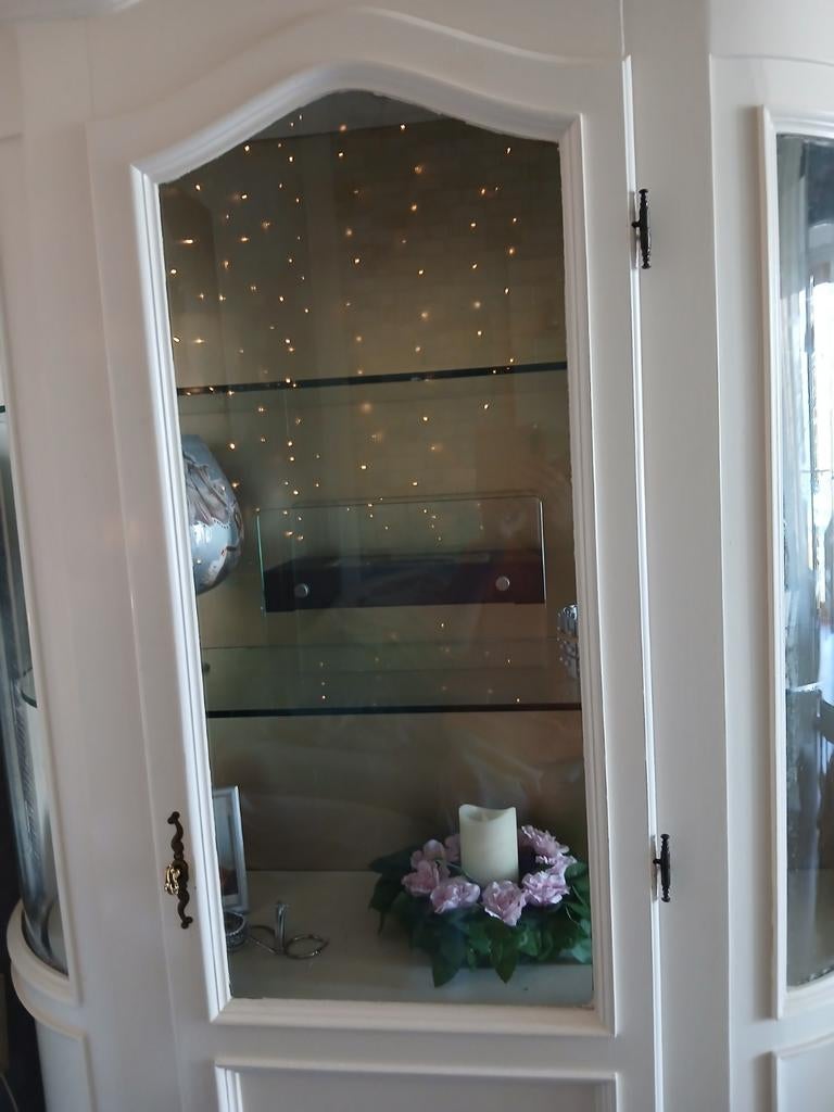 Elegante Vitrinekast - Crème Wit met Glazen Deuren, Huis en Inrichting, Kasten | Vitrinekasten, Gebruikt, 150 tot 200 cm, 50 tot 100 cm