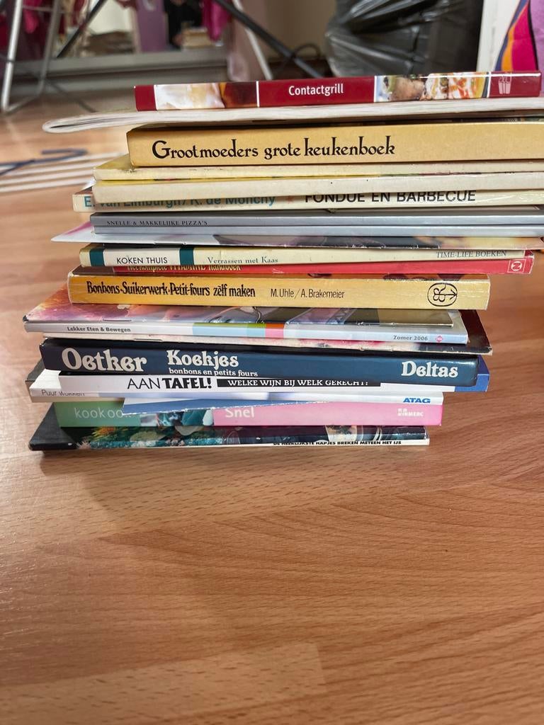 Grote stapel kookboeken, Boeken, Ophalen, Gelezen, Overige gebieden, Overige typen