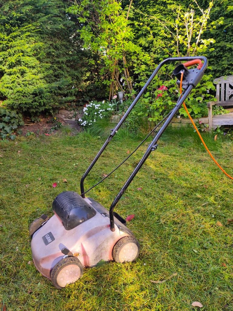 Elektrische Verticuteermachine met lang snoer, Tuin en Terras, Verticuteermachines, Ophalen of Verzenden, Gebruikt, Elektrisch