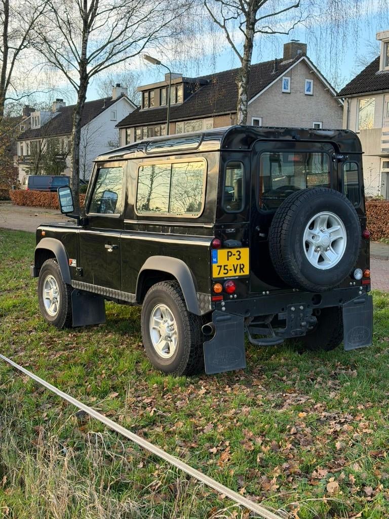 Land Rover Defender 2.5 TD5 - 90 2006 Zwart -G4 Edition!!!, Auto's, Stoelverwarming, Zwart, 2495 cc, 10 km/l