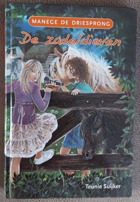Teunie Suijker: Manege De Driesprong, deel 1, 3 en  4, Ophalen of Verzenden, Zo goed als nieuw, Fictie algemeen