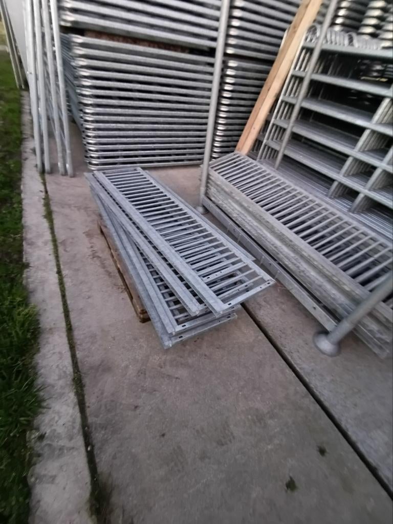 Spijlpanelen voor boven kunststof klikpanelen hondenkennels, Ophalen, 110 cm of meer, Minder dan 65 cm