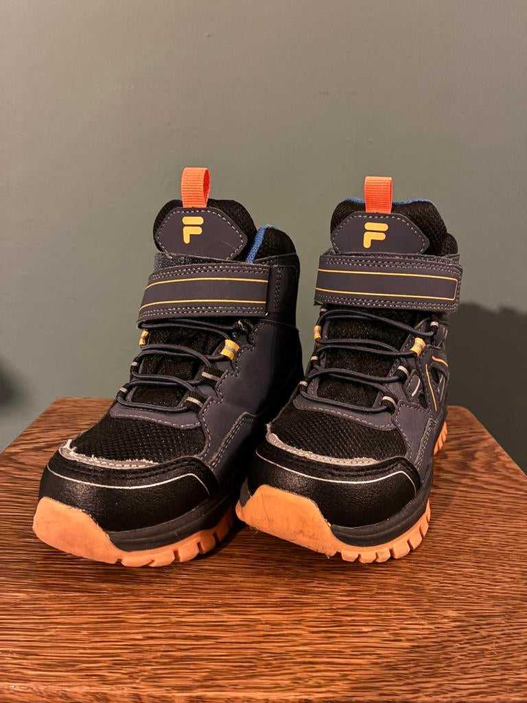 Fila snowboots maat 27, Ophalen of Verzenden, Zo goed als nieuw, Jongetje of Meisje, Laarsjes