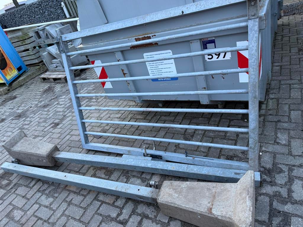 2stuks Spijlen poort vz 2m hoog met fundatie 130cm doorgang, Tuin en Terras, Tuinhekken en Hekwerk, Gebruikt, Spijlenhekwerk, IJzer