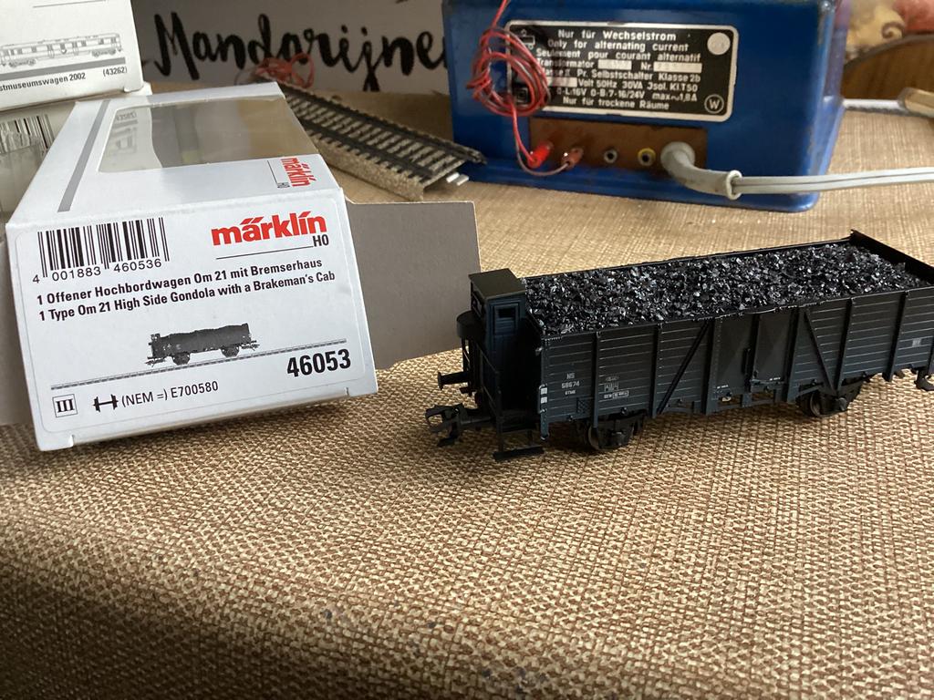 Marklin 46053 NS hoge boordwagen met remmershuis/kolenlading, Hobby en Vrije tijd, Modeltreinen | H0, Nieuw, Wagon, Wisselstroom