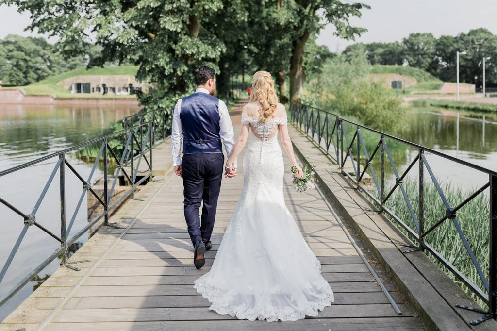 Prachtige ‘fishtail’ bruidsjurk van ontwerpster Stella York, Ophalen of Verzenden, Zo goed als nieuw, Wit, Trouwjurk