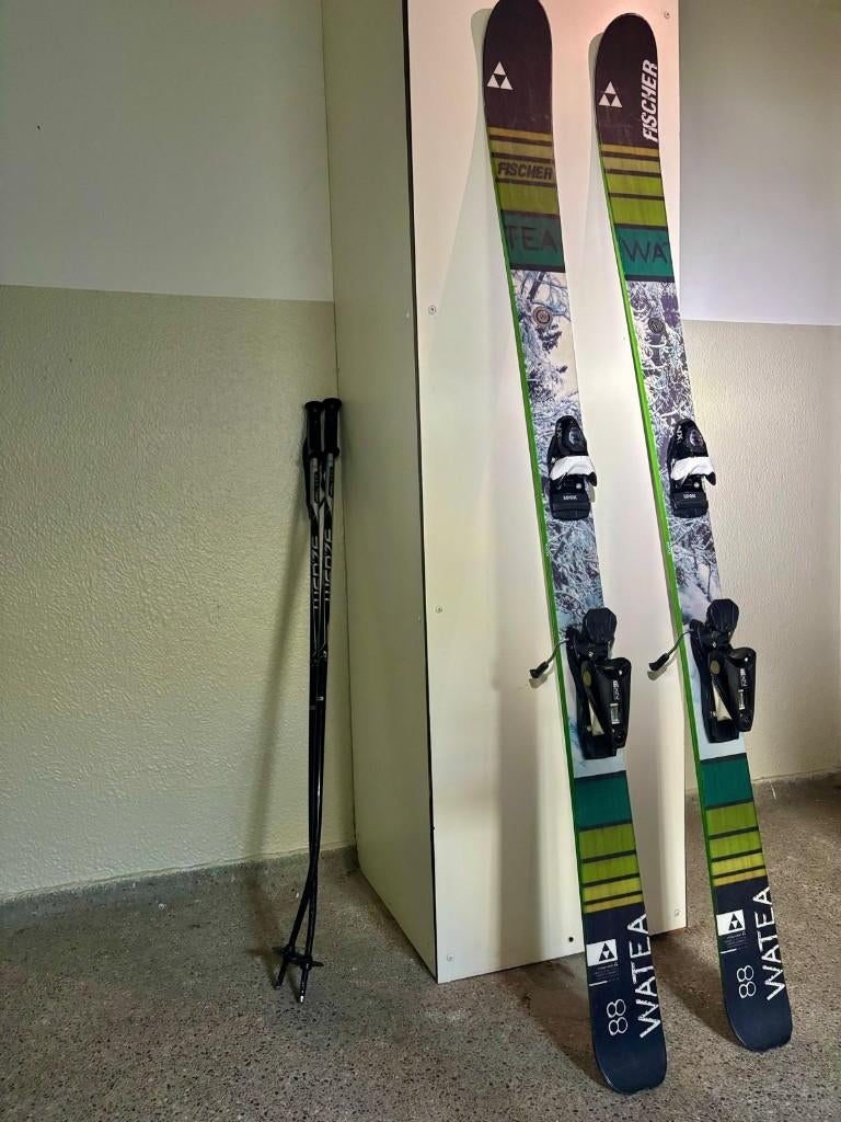 168 FISCHER WATEA 88 SKIS + POLES + BAG, Ophalen, 160 tot 180 cm, Fischer, Zo goed als nieuw