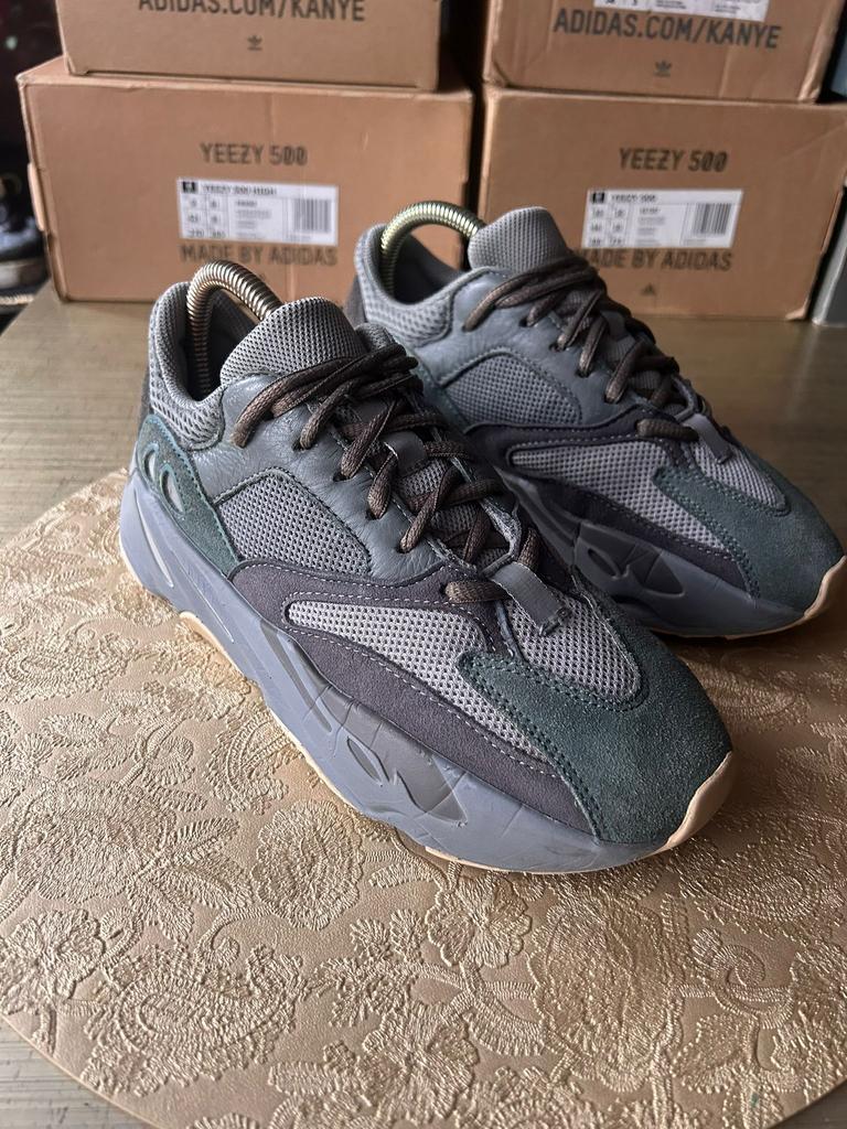 Yeezy boost 700 teal blue, Ophalen of Verzenden, Zo goed als nieuw, Hardloopschoenen, Adidas