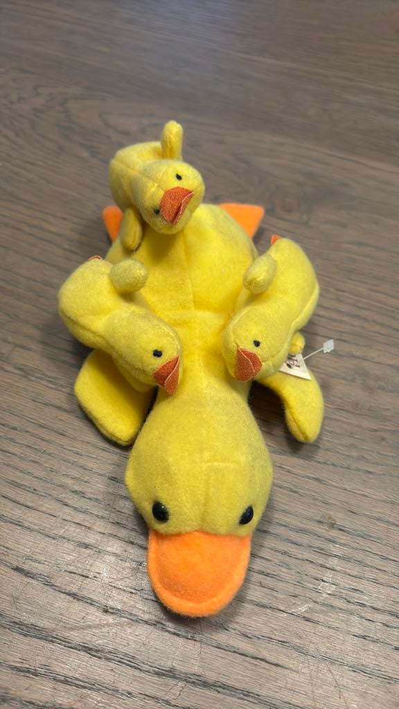 Happy Horse 1997 knuffel eend met jongen ‘mama duckling’, Ophalen of Verzenden, Zo goed als nieuw, Eend