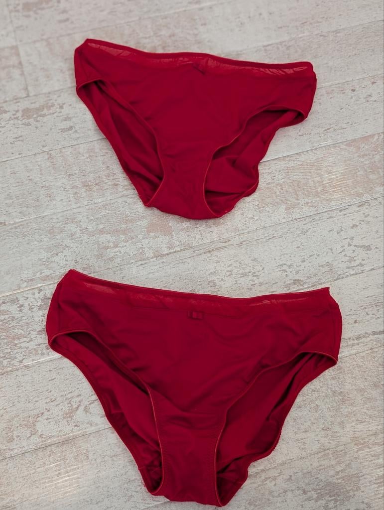 Hunkemöller slips. Kleur rood. Maat L., Hunkemöller, Ophalen of Verzenden, Rood, Slip