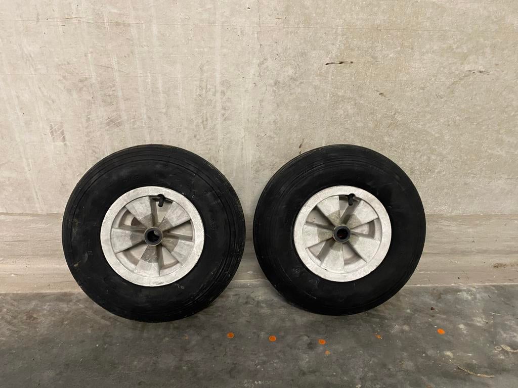 Twee kruiwagenwielen - 25mm as diameter, Ophalen of Verzenden, Gebruikt, Handmatig, Tweewielig