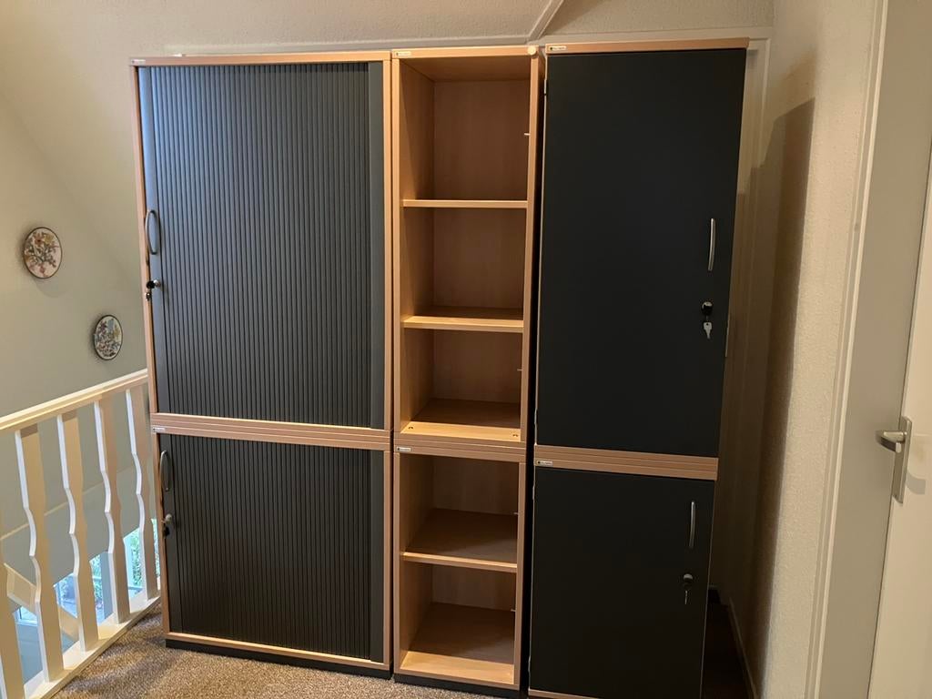Palmberg bureau / kasten, Huis en Inrichting, Zo goed als nieuw, Met slot, 150 tot 200 cm, 25 tot 50 cm