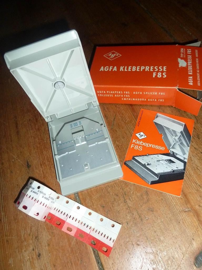 8mm film Agfa F8S Super8 plakapparaat + 28 plakkertjes -, Ophalen of Verzenden, 8mm film