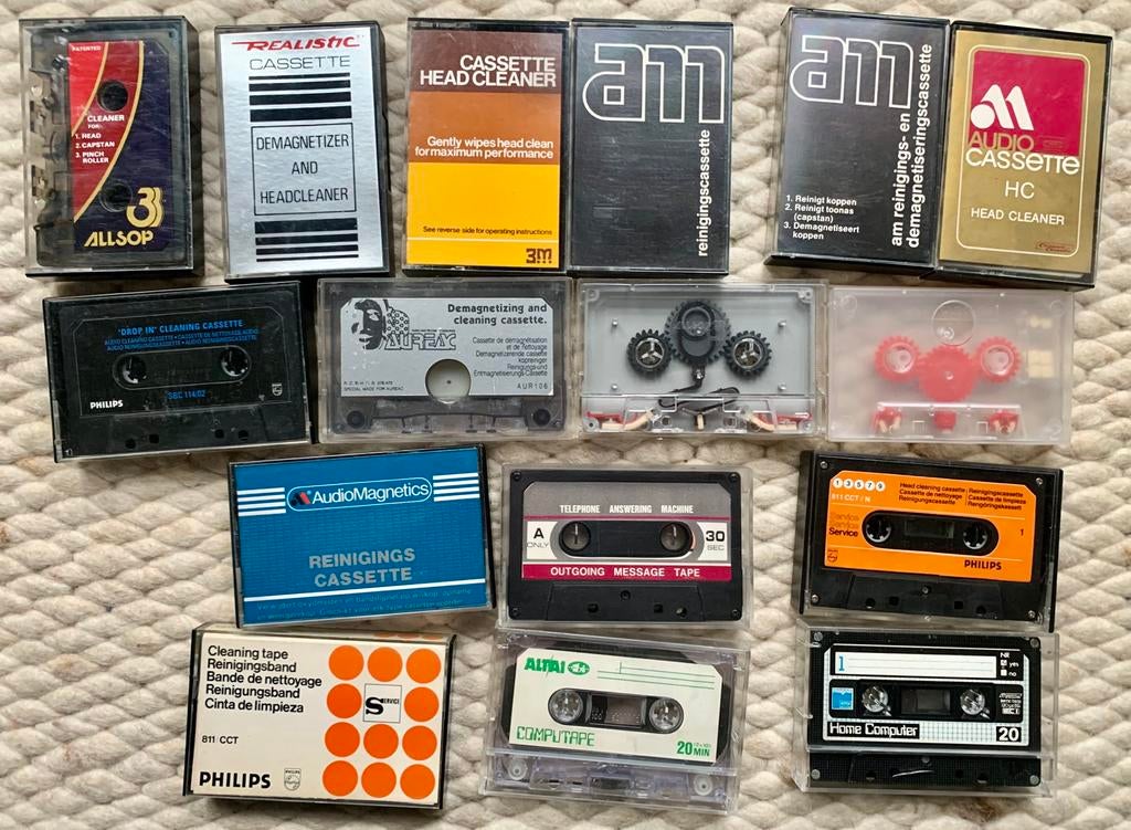 Reinigingscassettes headcleaners demagnetiseercassettes etc, Gebruikt, 2 t/m 25 bandjes, Ophalen of Verzenden, Nvt