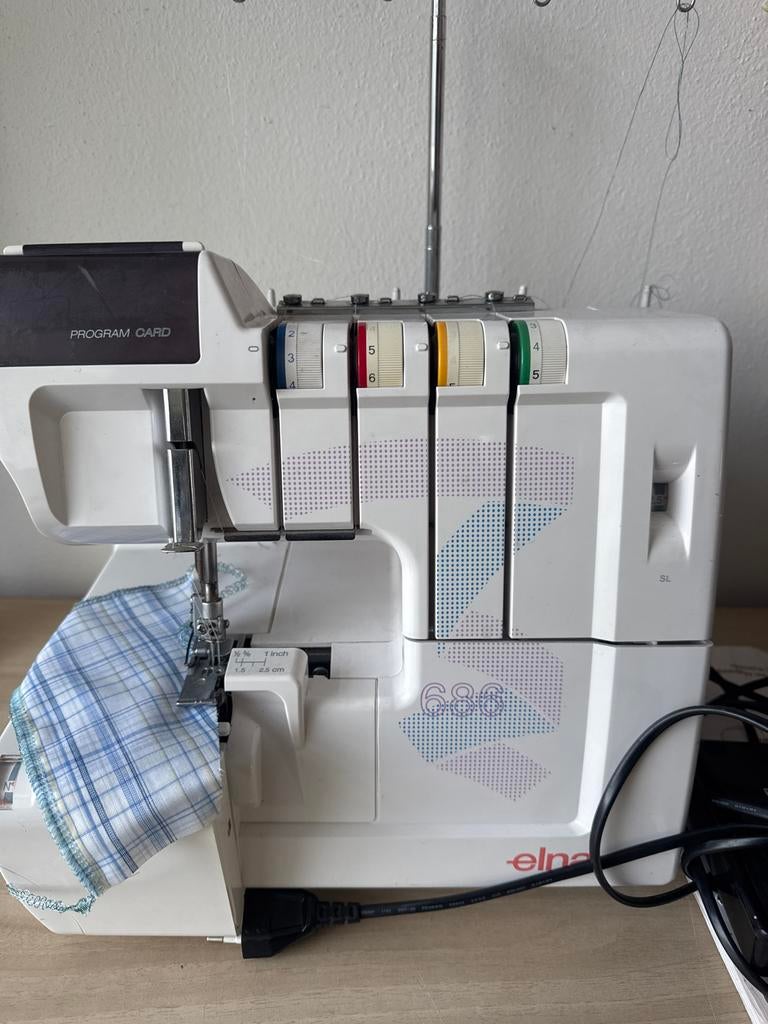 Elna 686 Lockmachine - Zo goed als nieuw!, Ophalen of Verzenden, Zo goed als nieuw, Lockmachine, Overige merken