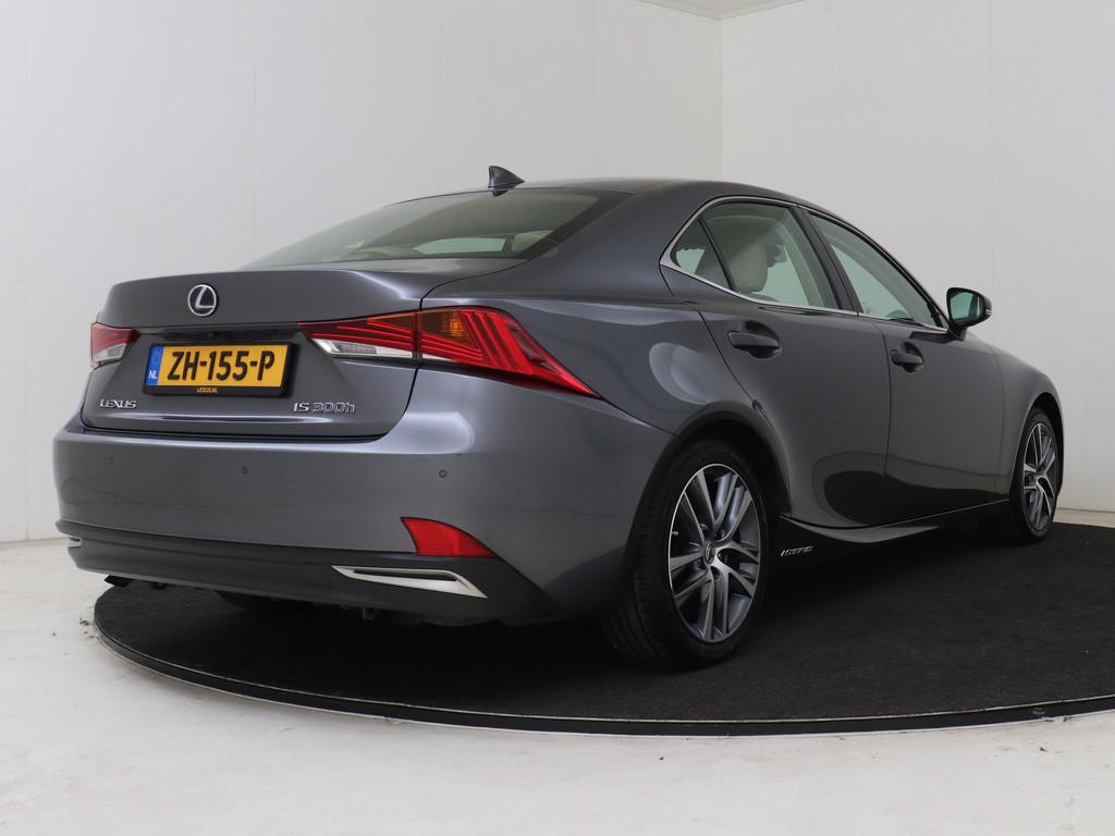Lexus IS 300h Hybrid Edition 30 | Premium Navigatie | Safety, Automaat, 12 maanden, Achterwielaandrijving, Gebruikt