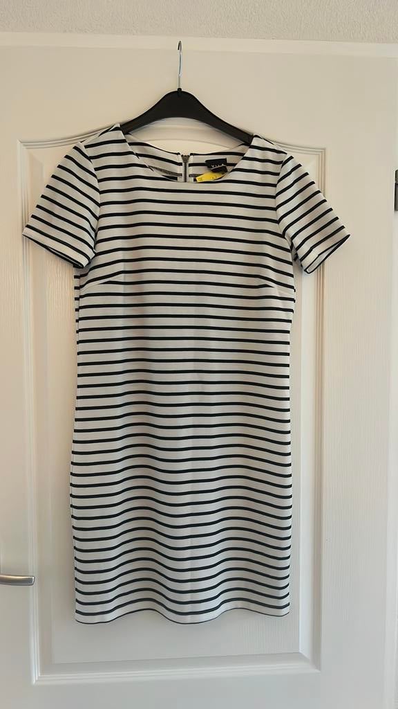 Jurkje Vila, Ophalen of Verzenden, Zo goed als nieuw, Zwart, Boven de knie