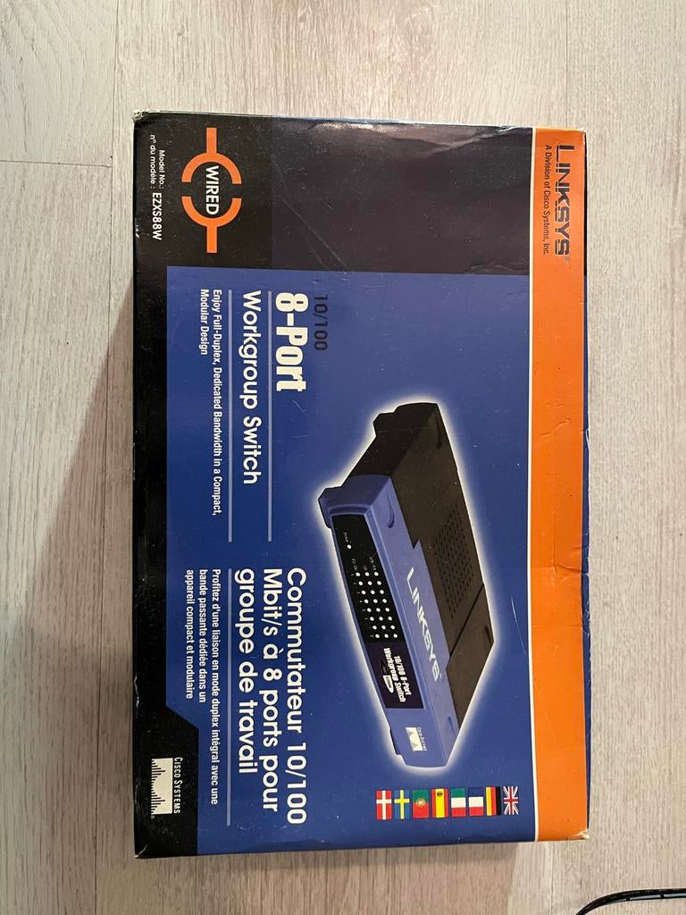 Linksys EZS58W 8-poorts 10/100 Workgroup Switch, Computers en Software, Netwerk switches, Ophalen, Zo goed als nieuw