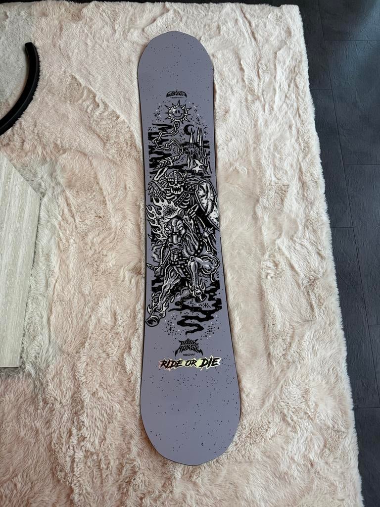 Capita Dark Horse 160 wide snowboard, Ophalen of Verzenden, Zo goed als nieuw, Board